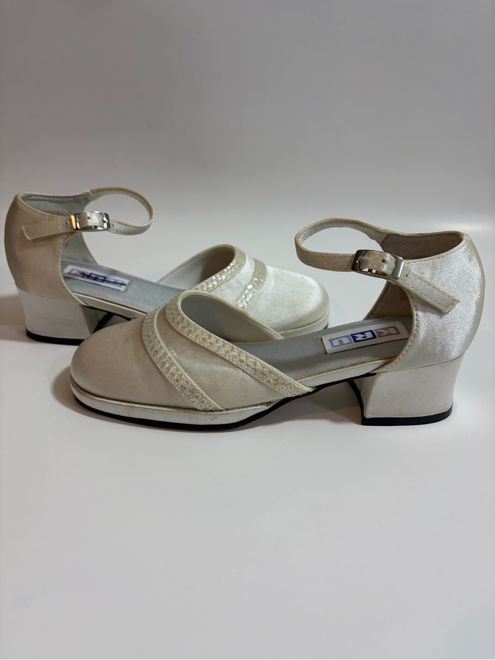 KRU Girls Elegant Ivory Satin Ankle-Strap  Dress Shoes 12.5 NIB